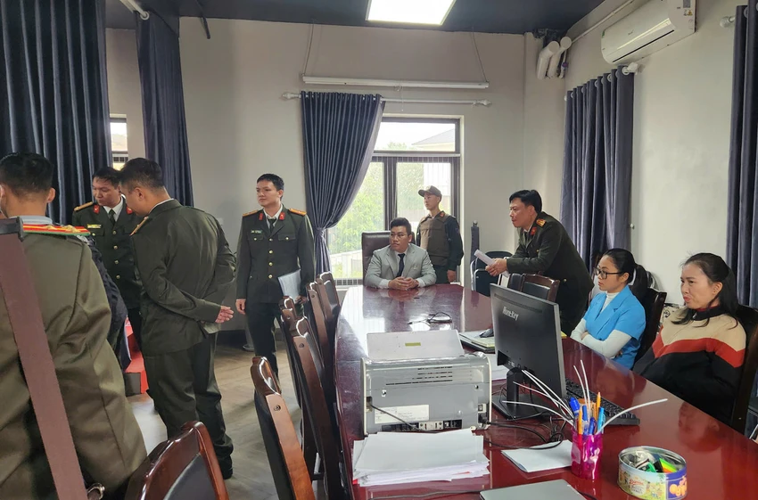 Công an khám xét Công ty cổ phần Triệu nụ cười