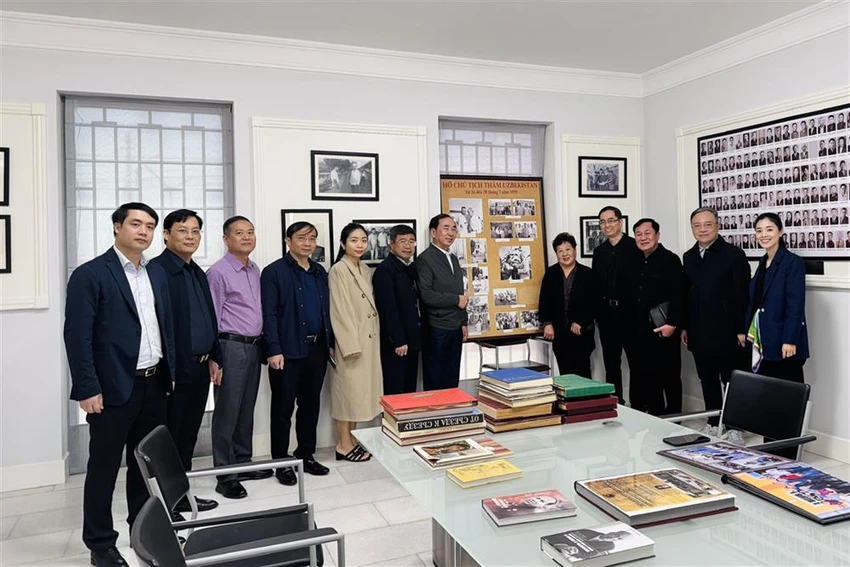 1 tham bao tang.jpg