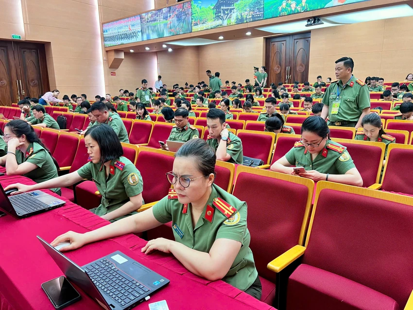 cong-an-ha-noi.jpg