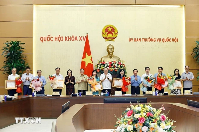 chu-tich-quoc-hoi-tran-thanh-man-chu-tri-cuoc-hop-giao-ban-cua-voi-cac-co-quan-cua-quoc-hoi-0307-3.jpg