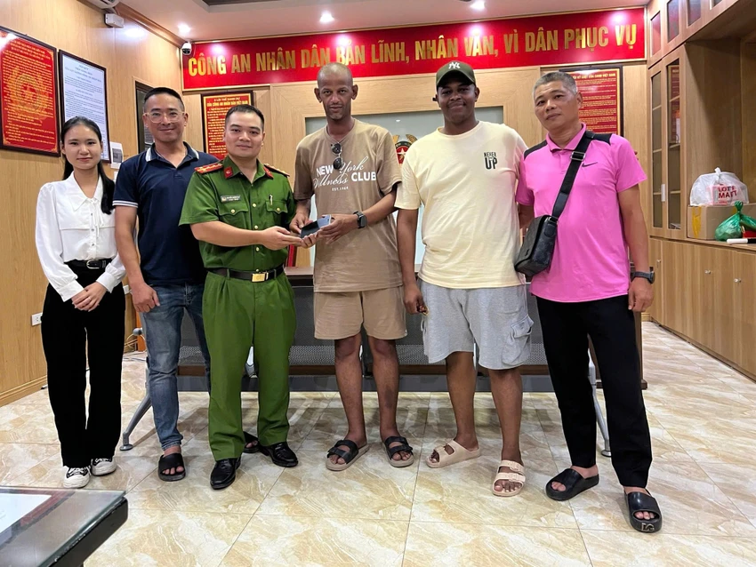 si-quan-canh-sat-a-rap.jpg
