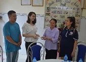 Gia đình kẹo ngọt Hoàng Mèo vui Trung thu với em nhỏ