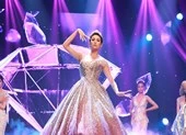 Ngắm sao Việt với bộ móng tay đính kim cương hơn 2,3 tỉ 