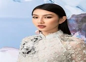 Thùy Tiên gây bất ngờ với áo dài cách tân đầy lôi cuốn