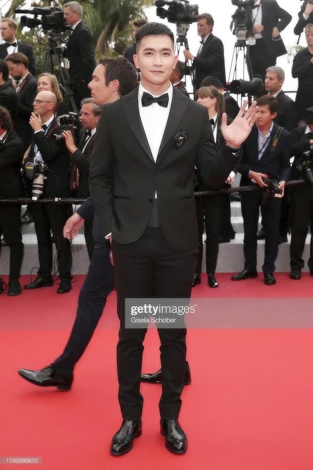 Võ Cảnh điển trai, lịch lãm xuất hiện trên thảm đỏ Cannes ảnh 2