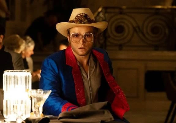 Điểm danh các ca khúc top hit một thời của danh ca Elton John ảnh 6