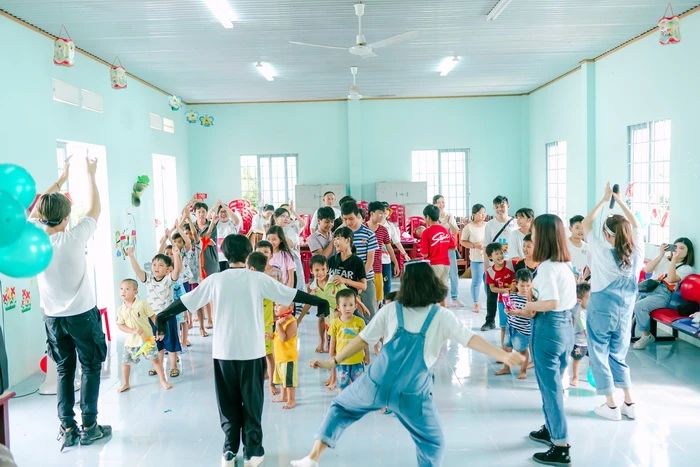 Kaity Nguyễn cùng hội bạn thân có ngày Trung thu ý nghĩa ảnh 5 Kaity Nguyễn cùng hội bạn thân có ngày Trung thu ý nghĩa ảnh 5