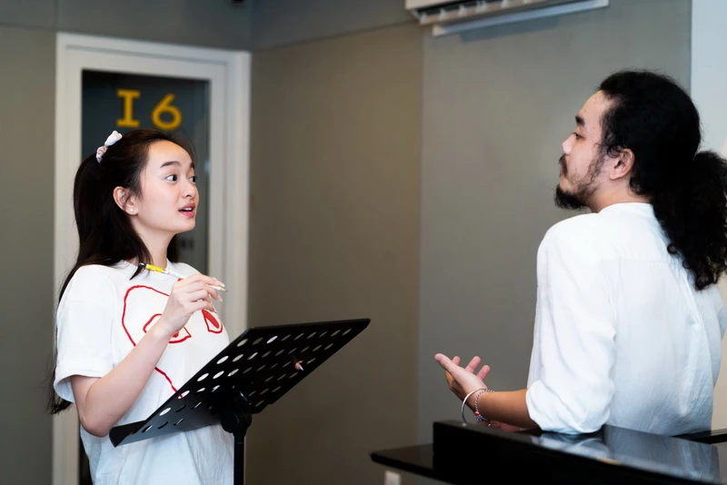 Kaity Nguyễn đi học thanh nhạc để chuẩn bị cho MV đầu tay ảnh 2 Kaity Nguyễn đi học thanh nhạc để chuẩn bị cho MV đầu tay ảnh 2