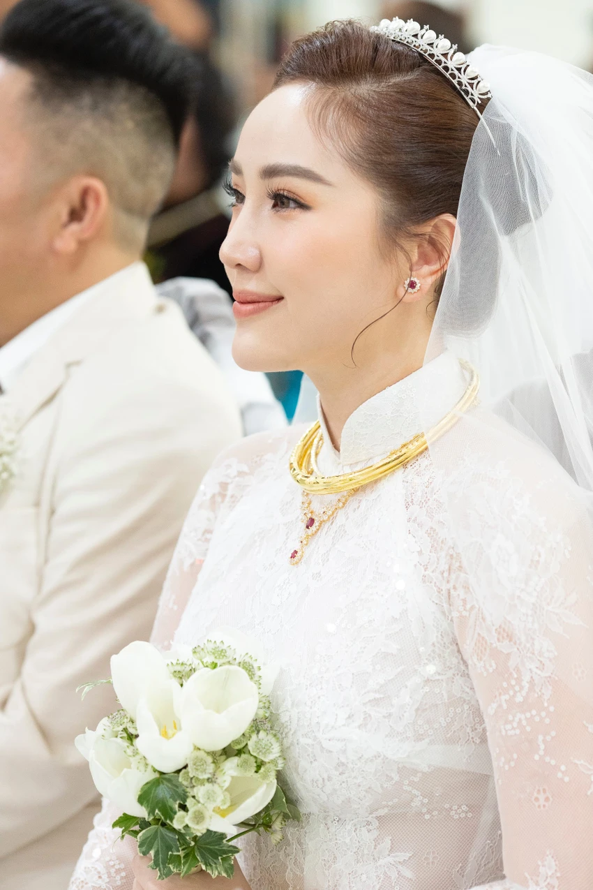 Một số hình ảnh trong đám cưới của Bảo Thy tại nhà thờ ảnh 6 Một số hình ảnh trong đám cưới của Bảo Thy tại nhà thờ ảnh 6