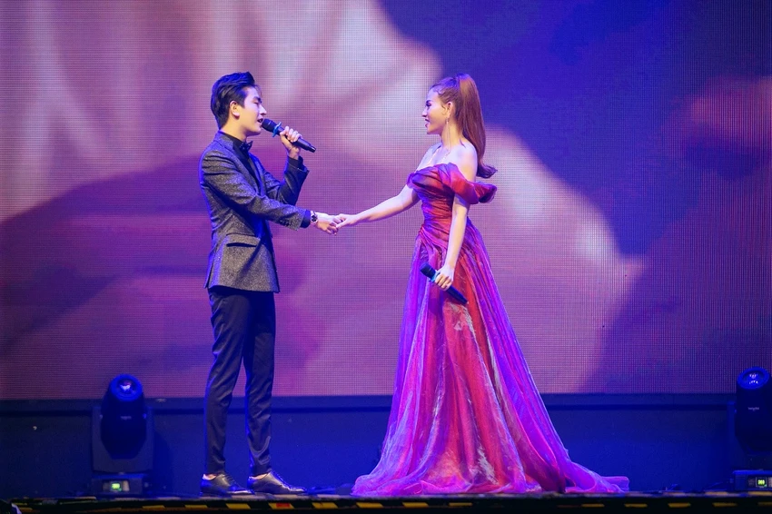 Vợ chồng Thu Thủy ngồi ghế nóng chấm thi nhan sắc ở Malaysia ảnh 1 Vợ chồng Thu Thủy ngồi ghế nóng chấm thi nhan sắc ở Malaysia ảnh 1