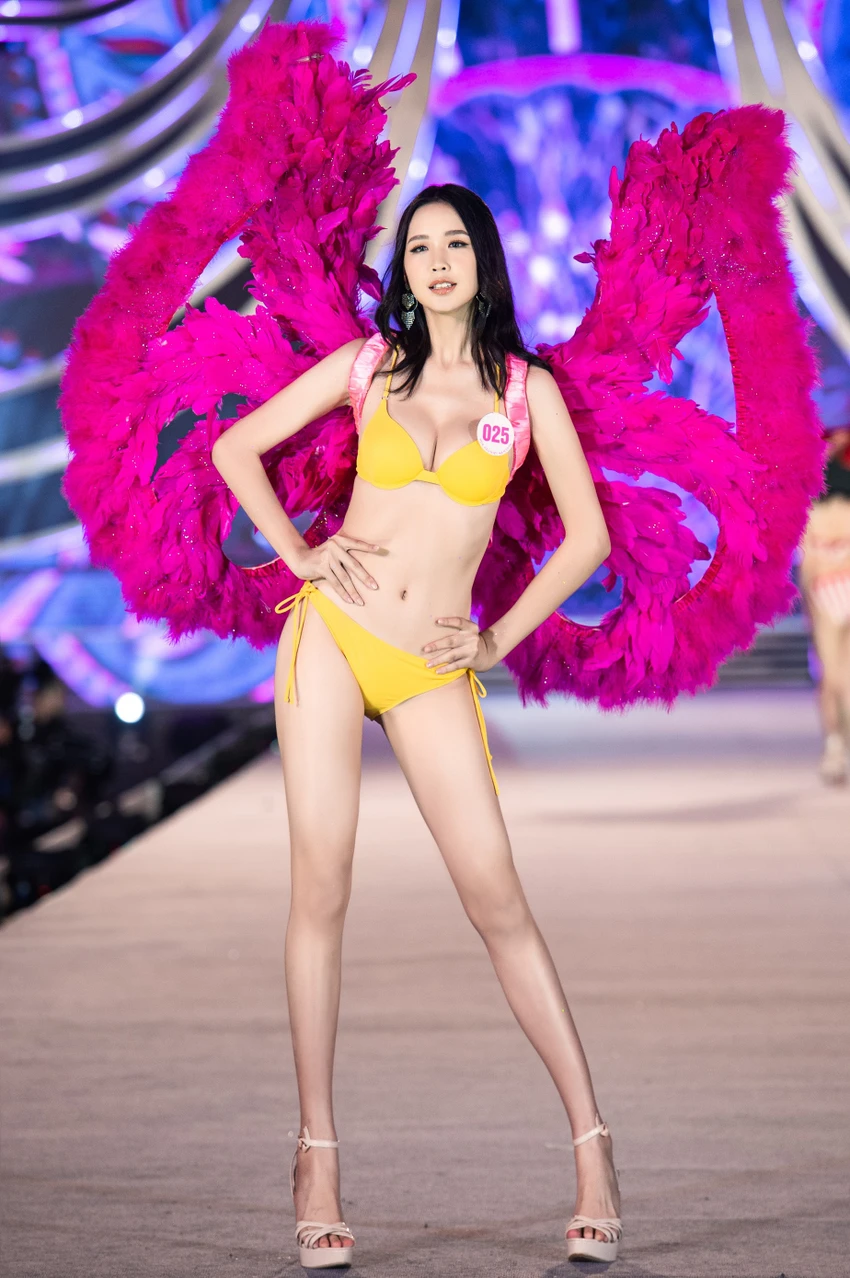 Ngắm người đẹp diện bikini Hoa hậu Việt Nam 2020 ảnh 13 Ngắm người đẹp diện bikini Hoa hậu Việt Nam 2020 ảnh 13