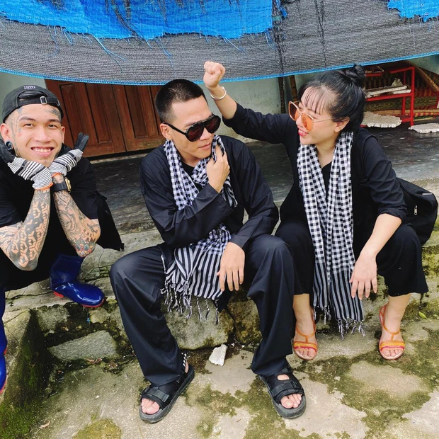 Wowy và Dế Choắt đã tới Quảng Ngãi giúp người dân sau Rap Việt ảnh 4 Wowy và Dế Choắt đã tới Quảng Ngãi giúp người dân sau Rap Việt ảnh 4