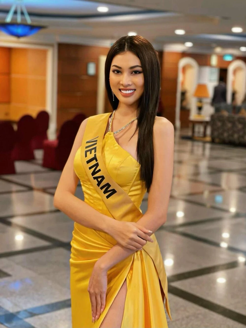 Ngọc Thảo mặc trang phục lộng lẫy bước vào vòng phỏng vấn ảnh 2 Ngọc Thảo mặc trang phục lộng lẫy bước vào vòng phỏng vấn ảnh 2