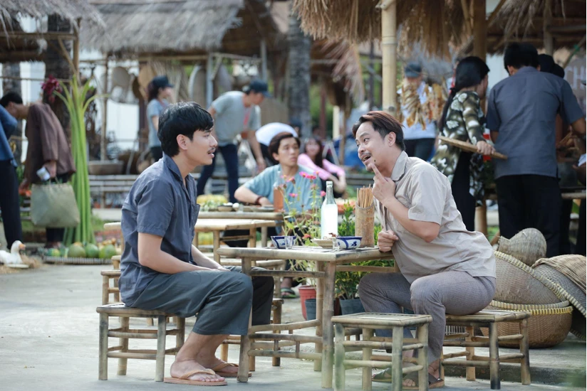 'Chìa khoá trăm tỷ' tung nụ hôn điện ảnh đầu tiên của Thu Trang ảnh 4