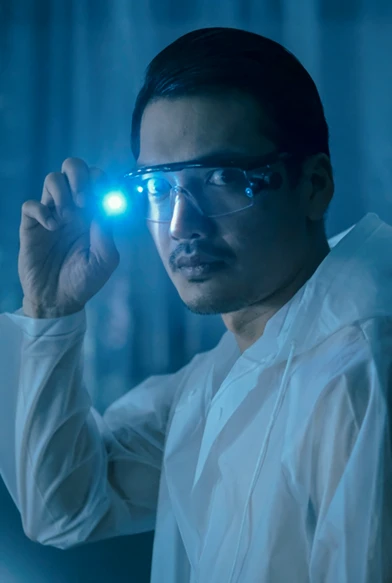 Quang Tuấn - Ông hoàng phim kinh dị tái xuất trong phim mới 'Bóng đè' ảnh 4 Quang Tuấn - Ông hoàng phim kinh dị tái xuất trong phim mới 'Bóng đè' ảnh 4