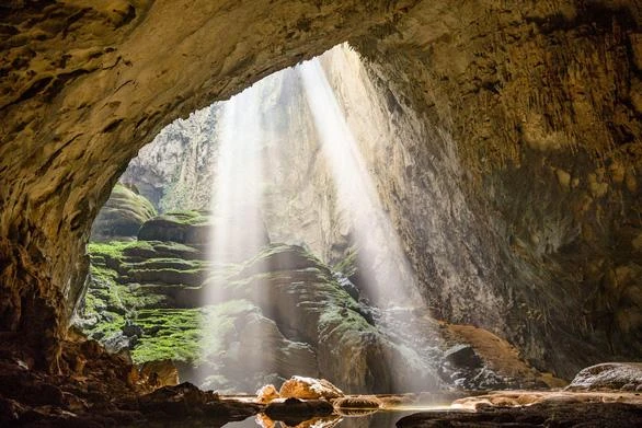 Sự việc hùng vĩ và hoang sơ tạo nên vẻ đẹp hiếm có của hang Sơn Đoòng – Ảnh: Oxalis Sự việc hùng vĩ và hoang sơ tạo nên vẻ đẹp hiếm có của hang Sơn Đoòng – Ảnh: Oxalis