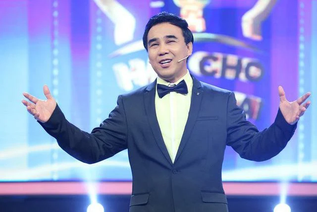 MC Quyền Linh cầm trịch chương trình Chọn đâu cho đúng. Ảnh: CTCC MC Quyền Linh cầm trịch chương trình Chọn đâu cho đúng. Ảnh: CTCC