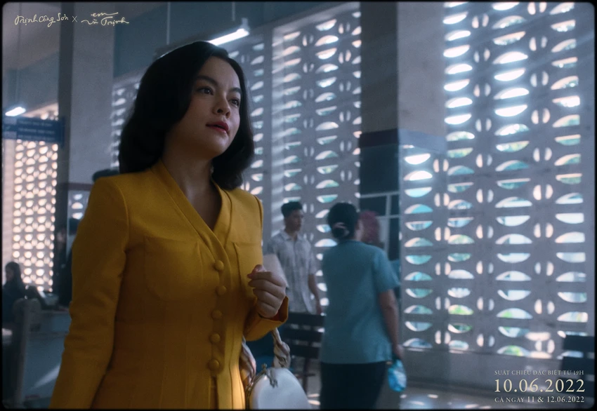 Bóng dáng của nữ ca sĩ Phạm Quỳnh Anh. Bóng dáng của nữ ca sĩ Phạm Quỳnh Anh.