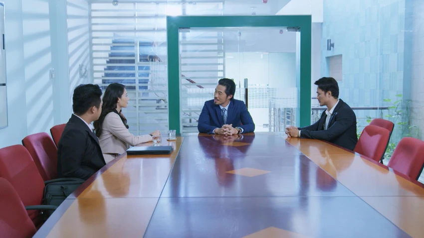 Ông trùm gặp mặt Trúc Trà. Ảnh: CTCC Ông trùm gặp mặt Trúc Trà. Ảnh: CTCC