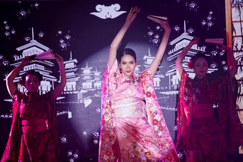 Á hậu Phương Anh. Á hậu Phương Anh.