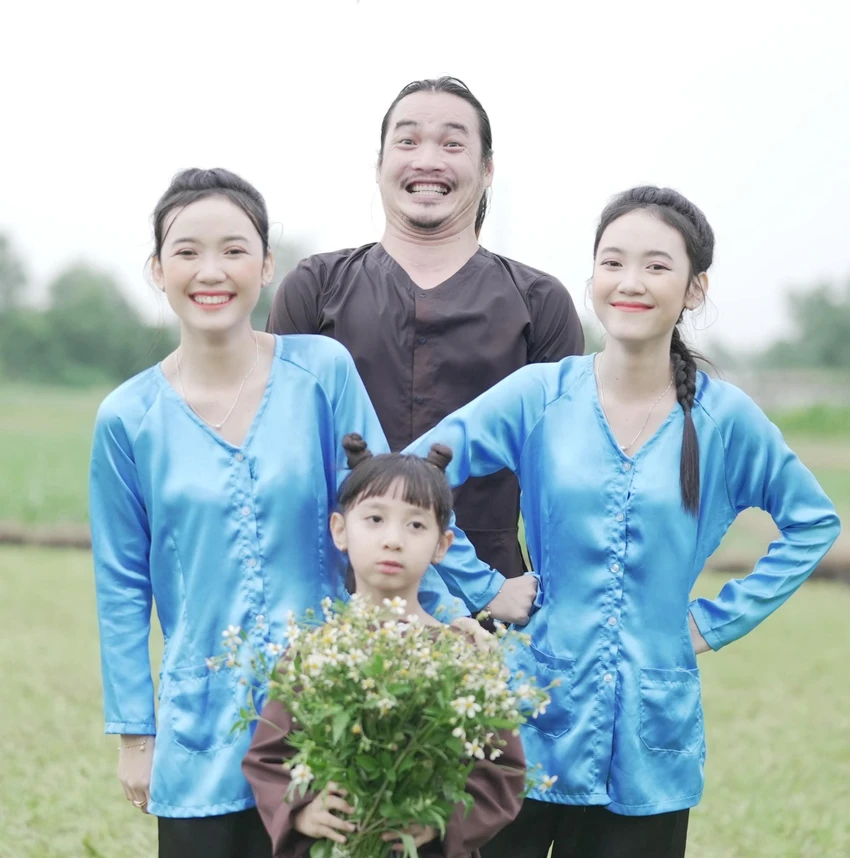Hình ảnh chị em trong MV. Hình ảnh chị em trong MV.