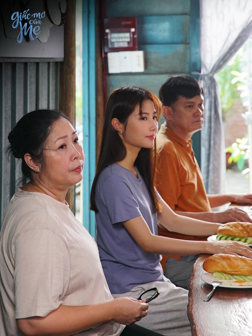 Diễm My 9x và NSND Hồng Vân trong phim. Ảnh: NSX Diễm My 9x và NSND Hồng Vân trong phim. Ảnh: NSX