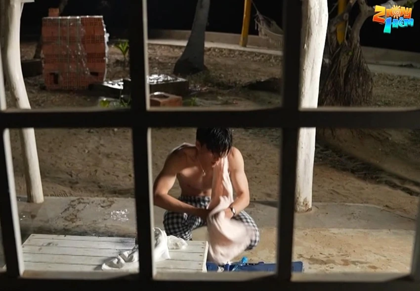 Cast hieuthuhai với body không chút mỡ thừa. Cast hieuthuhai với body không chút mỡ thừa.