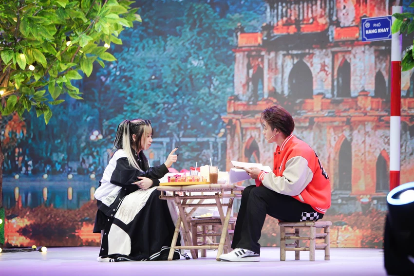 Cả hai chia sẻ với nhau trong chương trình. Cả hai chia sẻ với nhau trong chương trình.