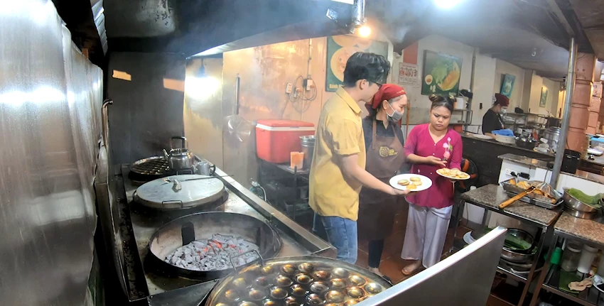 MC Quốc Bảo không chịu phạt từ chương trình. MC Quốc Bảo không chịu phạt từ chương trình.