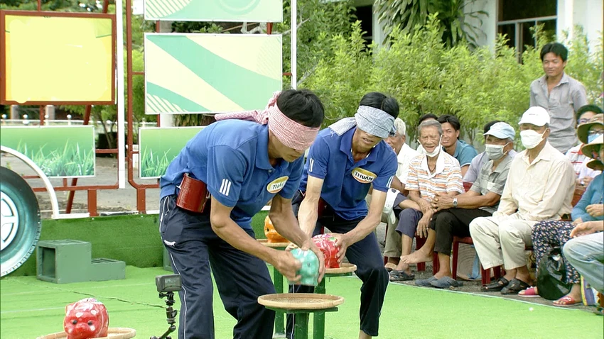 Hai nhân vật trong chương trình.