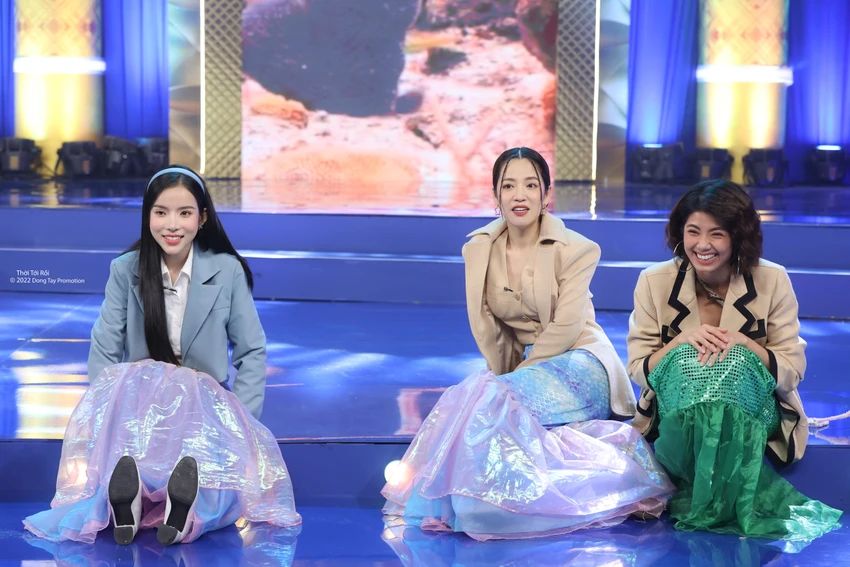 Lyly – Puka - Đàm Phương Linh hóa thành ba nàng tiên cá trong chương trình. Lyly – Puka - Đàm Phương Linh hóa thành ba nàng tiên cá trong chương trình.