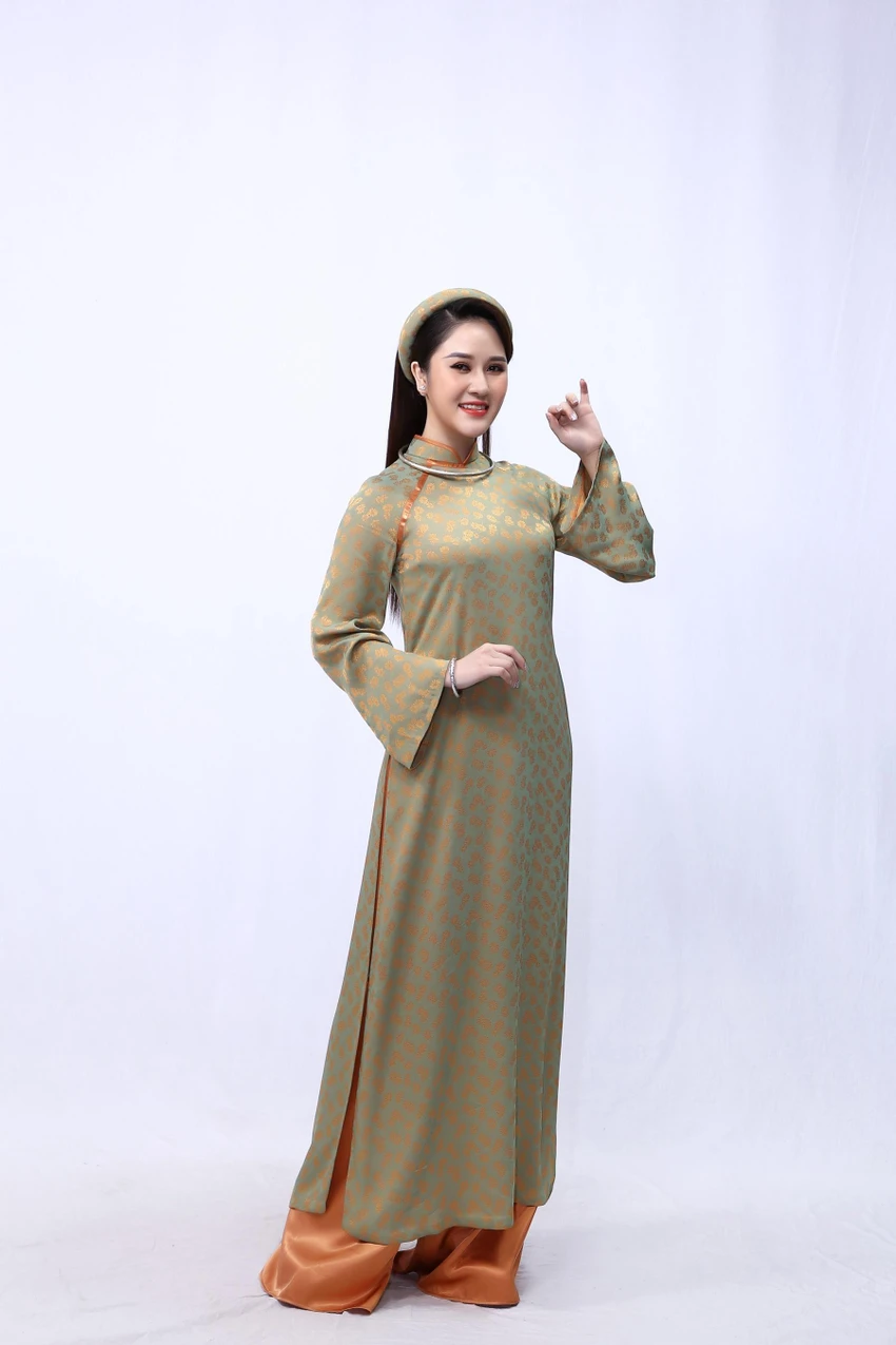 Lê Thu Uyên. Lê Thu Uyên.