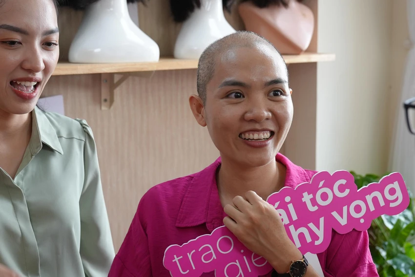 Chị Thủy Tiên. Chị Thủy Tiên.