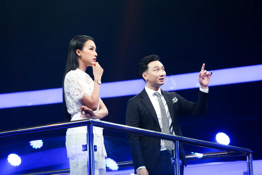 Hoàng Oanh rời chương trình với bàn tay trắng.