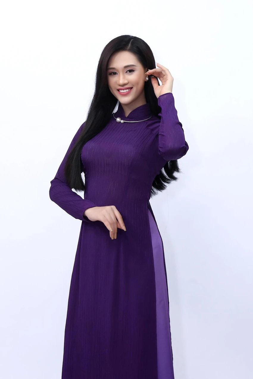 Thí sinh Jee Trần. Thí sinh Jee Trần.