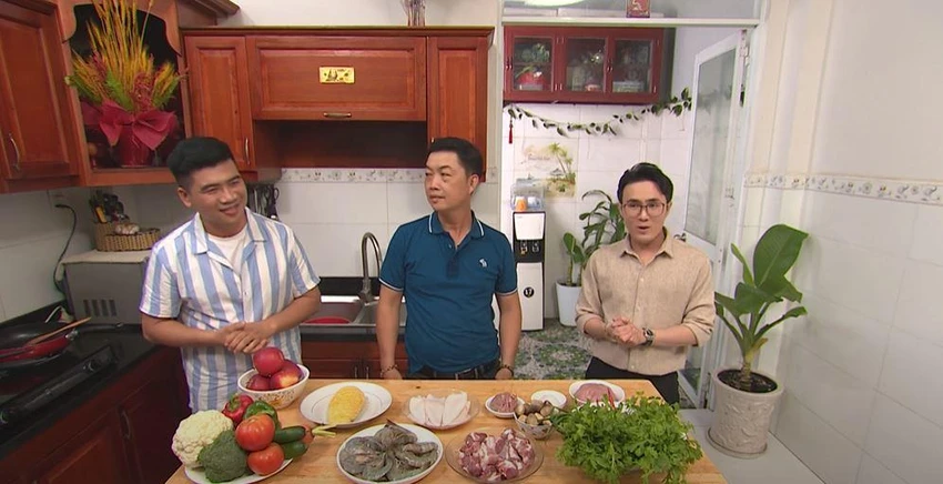 Anh Minh Đại nhận lời nấu ăn của Huỳnh Lập. Anh Minh Đại nhận lời nấu ăn của Huỳnh Lập.