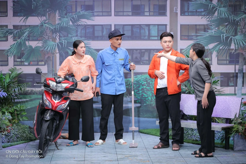Phòng Lâm Vỹ Dạ và Mạc Văn Khoa.