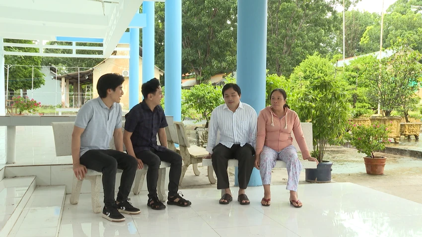 Anh Phong chia sẻ với chương trình. Anh Phong chia sẻ với chương trình.