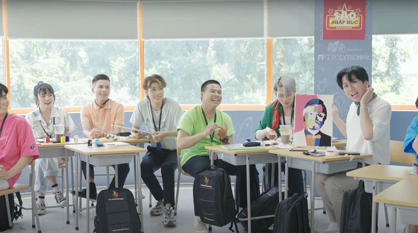 Phát La cũng tự tin khoe khả năng vẽ đôi mắt có hồn nhưng chỉ là nửa hồn thương đau. Phát La cũng tự tin khoe khả năng vẽ đôi mắt có hồn nhưng chỉ là nửa hồn thương đau.