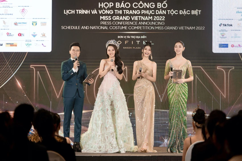 Kiều Loan và Mai Phương tại buổi họp báo. Ảnh: SV Kiều Loan và Mai Phương tại buổi họp báo. Ảnh: SV