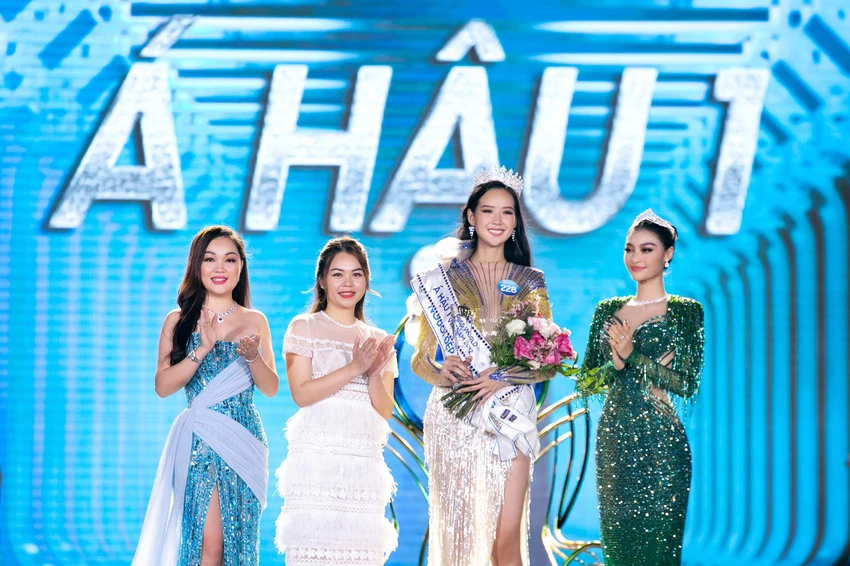 Hình ảnh người đẹp đoạt giải.