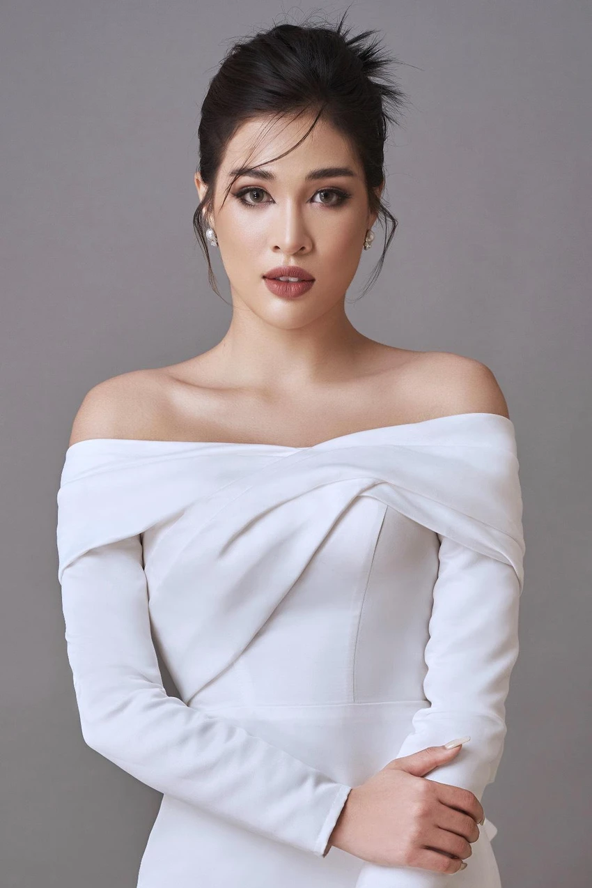Mai Anh. Mai Anh.
