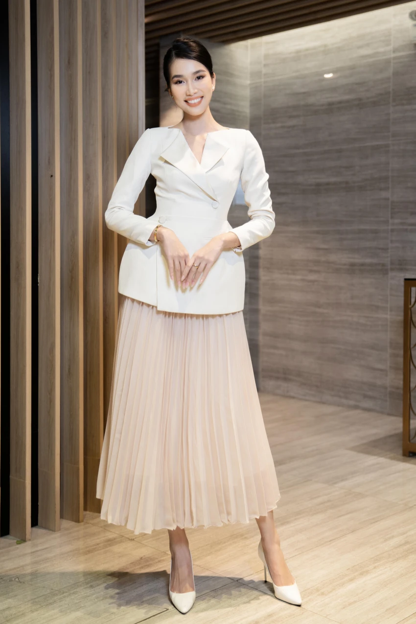 Trang phục của Phương Anh tại buổi diễn thuyết. Ảnh: SV Trang phục của Phương Anh tại buổi diễn thuyết. Ảnh: SV
