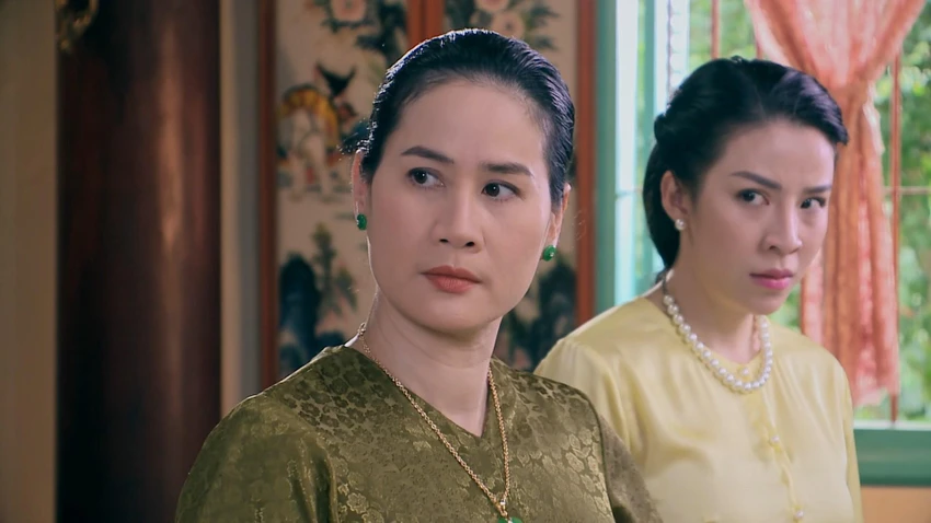 Bà Phú về và bênh vực Thúy. Bà Phú về và bênh vực Thúy.