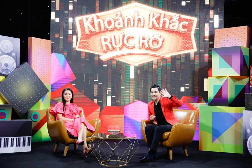 Nguyệt Ánh và MC Nguyên Khang. Nguyệt Ánh và MC Nguyên Khang.