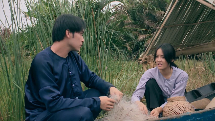 Huệ và Hai Lương chài cá. Huệ và Hai Lương chài cá.