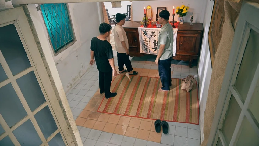 Thành kể rõ mọi chuyện cho đàn em của Hai Thiện. Thành kể rõ mọi chuyện cho đàn em của Hai Thiện.