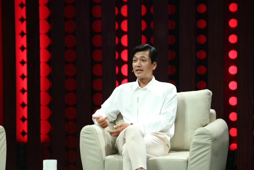 Diễn viên Quang Tuấn nêu quan điểm của mình. Ảnh: CTCC Diễn viên Quang Tuấn nêu quan điểm của mình. Ảnh: CTCC