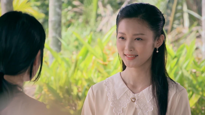 Hồng trả lại con cho Lan. Hồng trả lại con cho Lan.