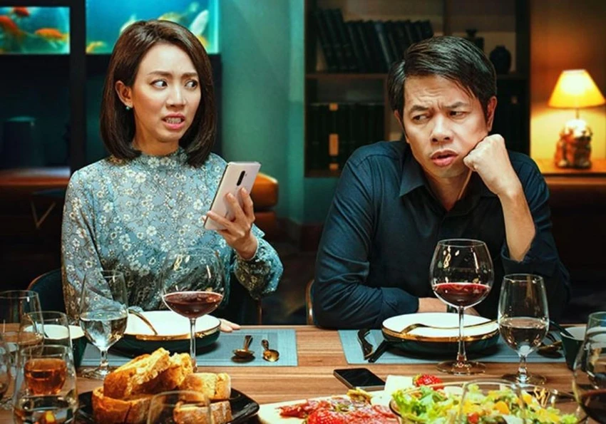 Cặp vợ chồng của nữ thơ ca Thu Quỳnh - nhà báo Phan Bất Bình cùng những màn khịa cực gắt trong Tiệc trăng máu. Cặp vợ chồng của nữ thơ ca Thu Quỳnh - nhà báo Phan Bất Bình cùng những màn khịa cực gắt trong Tiệc trăng máu.